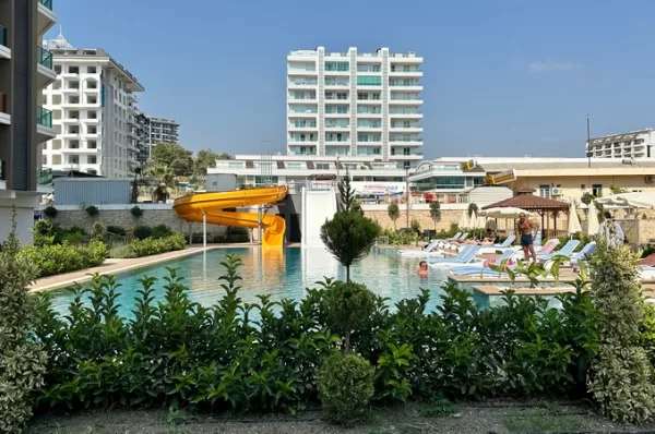 Luxury Living by the Sea: 102 Flats in a Peaceful and Comfortable Setting
