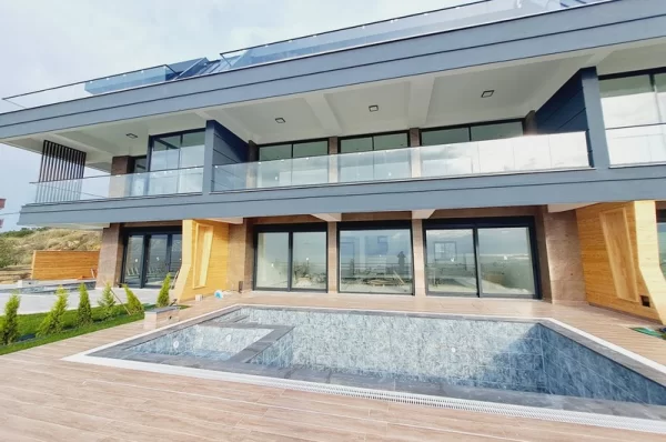 Alanya İncekum'da Özel Havuzlu Yeni İnşaat Villa