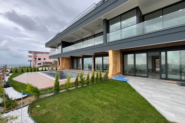 New Construction Villa with Private Pool in İncekum, Alanya