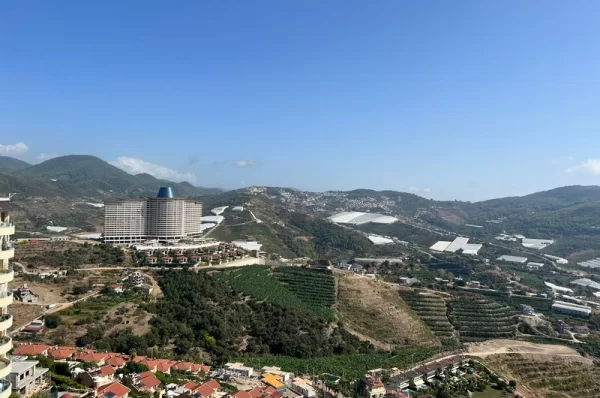 Experience Ultimate Luxury Living with Stunning Views: 2+1 Apartment in Kargicak