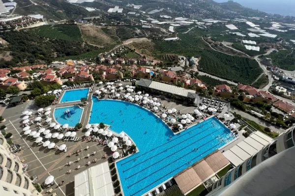 Experience Ultimate Luxury Living with Stunning Views: 2+1 Apartment in Kargicak