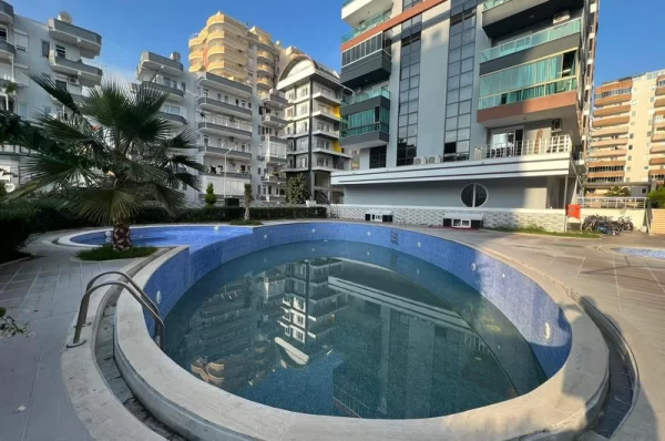 Luxurious Fully Furnished 2+1 Apartment with Pool View in Alanya, Mahmutlar
