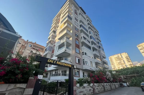 Deniz Kenarında Lüks Yaşam: Alanya Mahmutlar'da Satılık Muhteşem 2+1 Daire