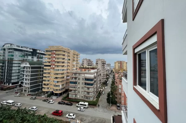 Deniz Kenarında Lüks Yaşam: Alanya Mahmutlar'da Satılık Muhteşem 2+1 Daire
