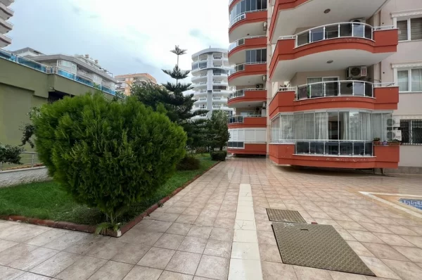 Plaja Sadece 250 Metre Uzaklıkta Full Eşyalı 125m2 Daire