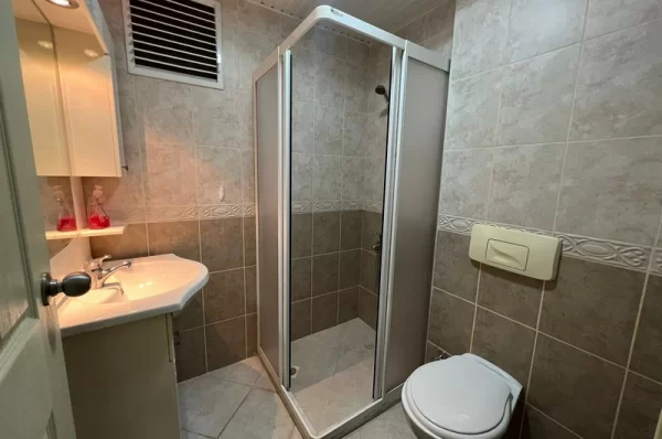 Plaja Sadece 250 Metre Uzaklıkta Full Eşyalı 125m2 Daire