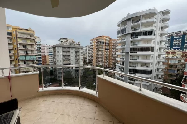 Plaja Sadece 250 Metre Uzaklıkta Full Eşyalı 125m2 Daire