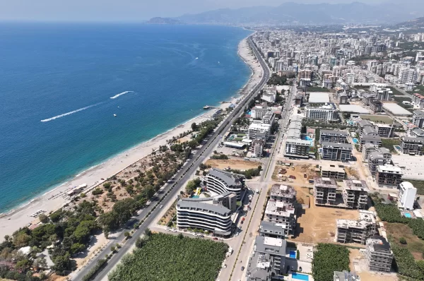 Lüksün İçinde Rahatlayın: Alanya'da Masmavi Denize Sadece Birkaç Adım Uzaklıkta Satılık Yeni Dairele