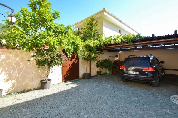 Escape to Paradise: Exquisite Sea View 5+2 Luxury Villa for Sale in Alanya