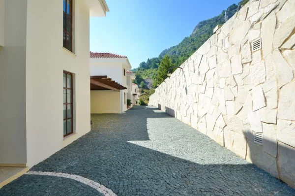 Escape to Paradise: Exquisite Sea View 5+2 Luxury Villa for Sale in Alanya