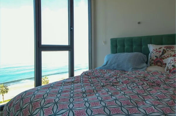 Beachfront Bliss: полностью меблированные апартаменты 1+1 с захватывающим видом на океан