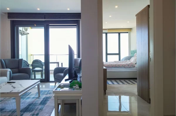 Beachfront Bliss: полностью меблированные апартаменты 1+1 с захватывающим видом на океан