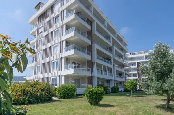 In the Lush Nature Fully Furnished 2+1 Apartment for Sale in alanya,Demirtas
