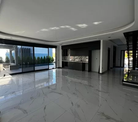 Alanya Kargıcak'ta Özel Paradise'ta Yaşayan Tripleks 6+1 Satılık Villa