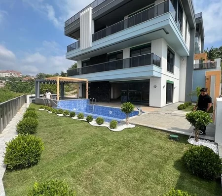 Alanya Kargıcak'ta Özel Paradise'ta Yaşayan Tripleks 6+1 Satılık Villa