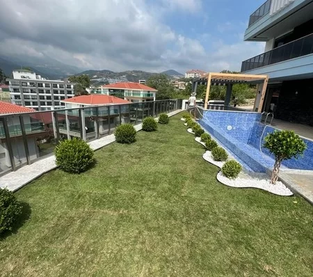 Alanya Kargıcak'ta Özel Paradise'ta Yaşayan Tripleks 6+1 Satılık Villa