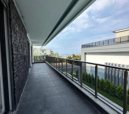 Alanya Kargıcak'ta Özel Paradise'ta Yaşayan Tripleks 6+1 Satılık Villa
