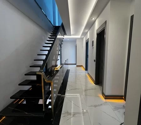 Alanya Kargıcak'ta Özel Paradise'ta Yaşayan Tripleks 6+1 Satılık Villa