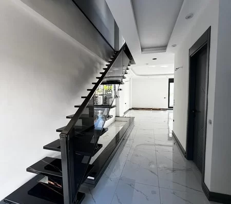 Alanya Kargıcak'ta Özel Paradise'ta Yaşayan Tripleks 6+1 Satılık Villa