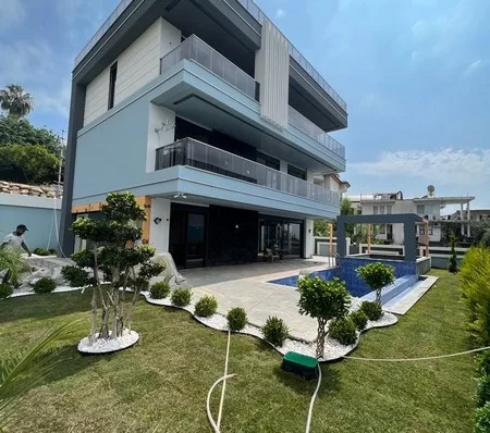 Live in Private Paradise Triplex 6+1 Villa for Sale in Alanya,Kargıcak
