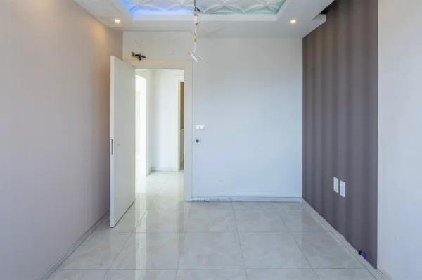 Alanya'da Kusursuz Tasarımlı 1+1 Denize Sıfır Son Derece Lüks Gayrimenkul