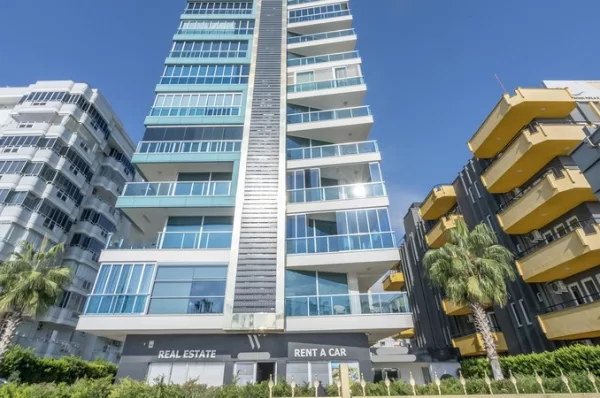 Alanya'da Kusursuz Tasarımlı 1+1 Denize Sıfır Son Derece Lüks Gayrimenkul