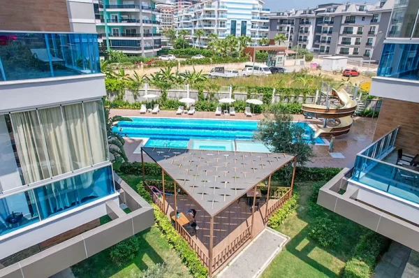 Lüks Yaşamın Özünü Keşfedin Alanya Oba'da 3+1 Eşyalı Daire