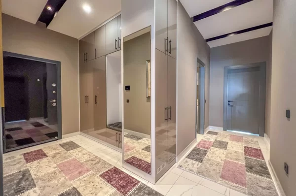 Lüks Yaşamın Özünü Keşfedin Alanya Oba'da 3+1 Eşyalı Daire