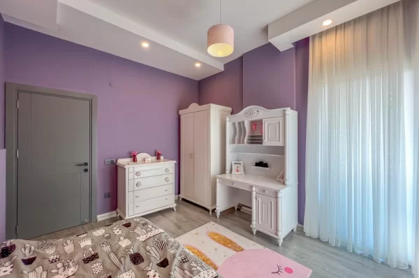Lüks Yaşamın Özünü Keşfedin Alanya Oba'da 3+1 Eşyalı Daire