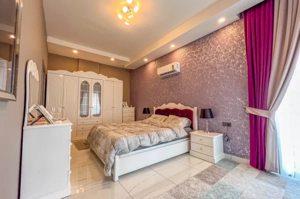 Lüks Yaşamın Özünü Keşfedin Alanya Oba'da 3+1 Eşyalı Daire