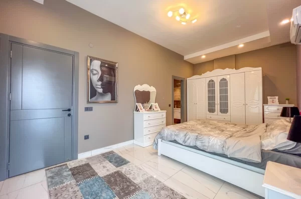 Lüks Yaşamın Özünü Keşfedin Alanya Oba'da 3+1 Eşyalı Daire