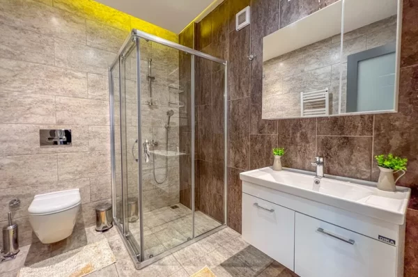Lüks Yaşamın Özünü Keşfedin Alanya Oba'da 3+1 Eşyalı Daire