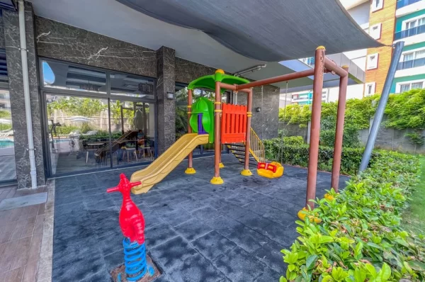 Lüks Yaşamın Özünü Keşfedin Alanya Oba'da 3+1 Eşyalı Daire