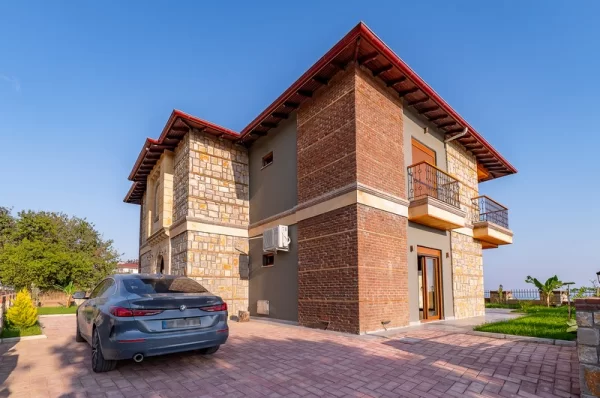 Лучшая частная вилла с тремя спальнями на продажу в Алании