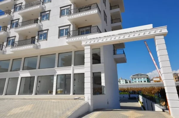 Спокойствие в 300 метрах от моря: Меблированная недвижимость 1+1 на продажу в Алании