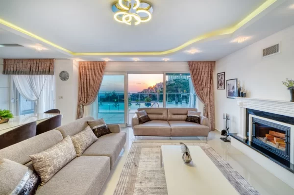 Luxury Life in the Lap of Nature: 4+ 1 Villa in Kargicak,Alanya