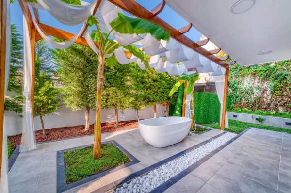 Luxury Life in the Lap of Nature: 4+ 1 Villa in Kargicak,Alanya