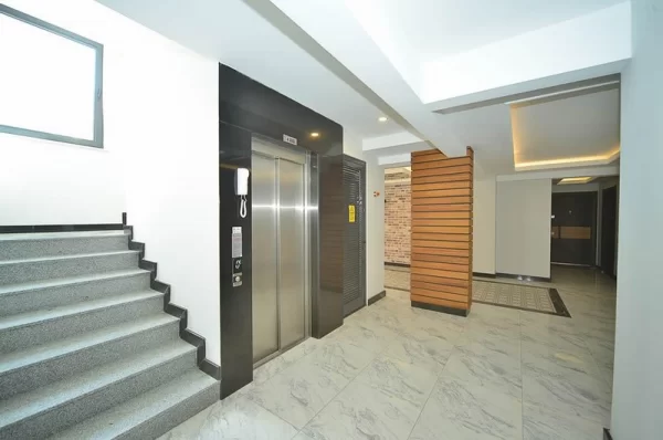 Alanya Merkezde 1+1 Daire ile Kent Yaşamının Yansıması