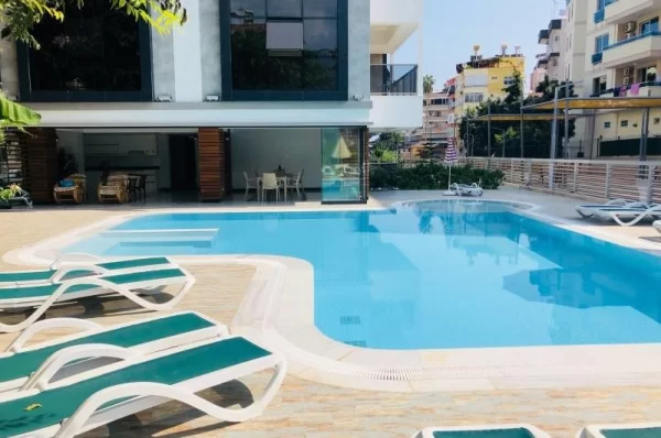 Alanya Merkezde 1+1 Daire ile Kent Yaşamının Yansıması