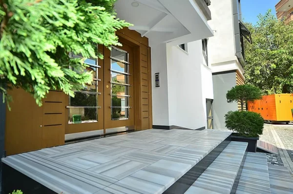 Alanya Merkezde 1+1 Daire ile Kent Yaşamının Yansıması