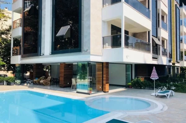 Reflection of Urban Life with 1+1 Apartment in the Center of Alanya