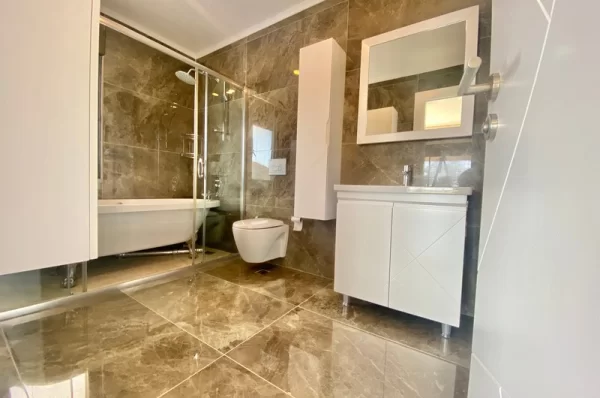 Embrace the Luxurious Life in the Heart of Alanya 5+1 Penthouse