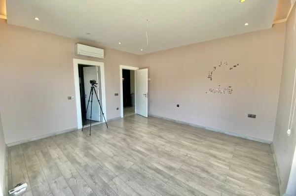 Embrace the Luxurious Life in the Heart of Alanya 5+1 Penthouse