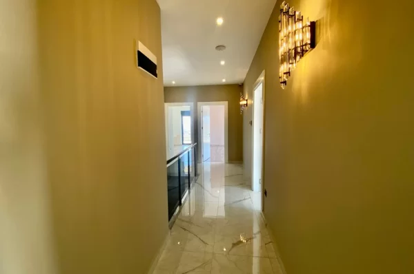 Embrace the Luxurious Life in the Heart of Alanya 5+1 Penthouse