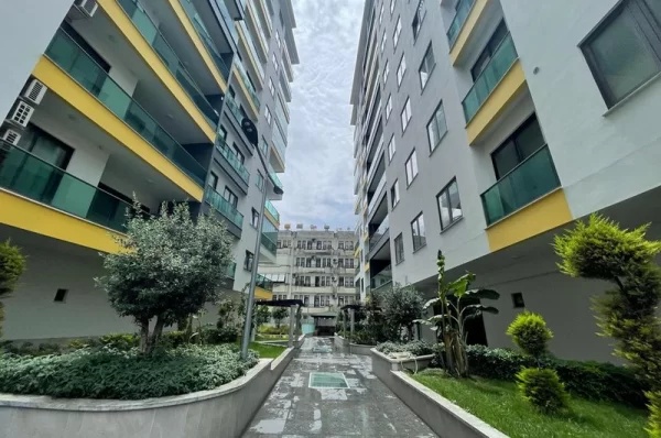 Embrace the Luxurious Life in the Heart of Alanya 5+1 Penthouse