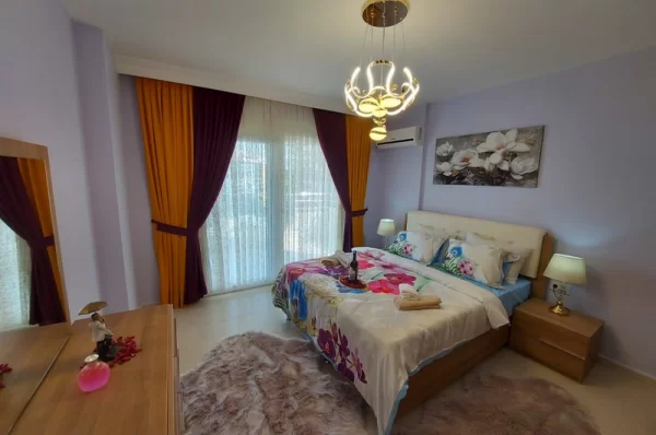 Alanya Mahmutlar'da Full Mobilyalı İki Yatak Odalı Yüksek Getirili Yatırımlık Gayrimenkul