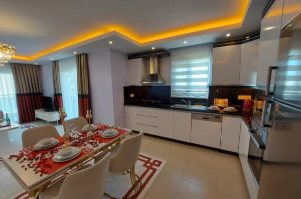 Alanya Mahmutlar'da Full Mobilyalı İki Yatak Odalı Yüksek Getirili Yatırımlık Gayrimenkul