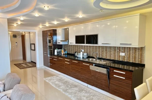 Alanya'da Deniz Manzaralı Full Eşyalı 2+1 Satılık Özel Mülk