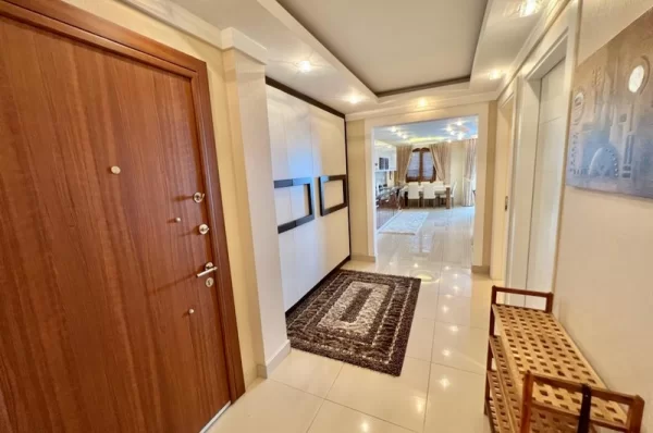 Alanya'da Deniz Manzaralı Full Eşyalı 2+1 Satılık Özel Mülk