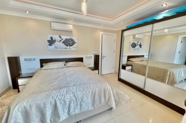 Alanya'da Deniz Manzaralı Full Eşyalı 2+1 Satılık Özel Mülk